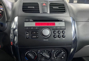 Подержанный автомобиль Suzuki SX4 Hatchback 2014 года (13 фото)