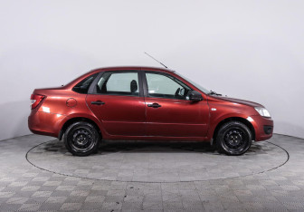 Подержанный автомобиль LADA (ВАЗ) Granta Sedan 2018 года (4 фото)