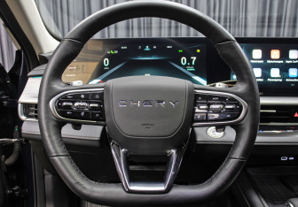 Подержанный автомобиль Chery Arrizo 8 2023 года (17 фото)