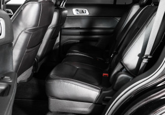 Подержанный автомобиль Ford Explorer 2012 года (13 фото)