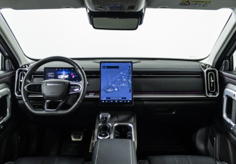 Подержанный автомобиль Jaecoo J7 2024 года (14 фото)