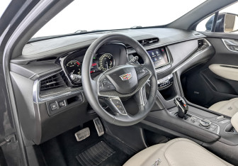 Подержанный автомобиль Cadillac XT5 2020 года (16 фото)