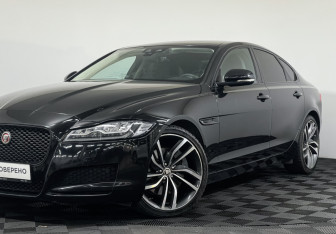 Подержанный автомобиль Jaguar XF Sedan 2018 года (20 фото)