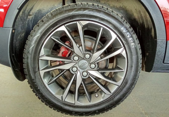 Подержанный автомобиль Geely Coolray 2022 года (18 фото)