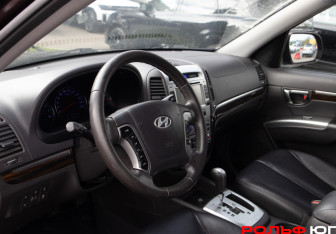 Подержанный автомобиль Hyundai Santa Fe 2011 года (10 фото)