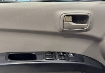 Подержанный автомобиль Mitsubishi L200 2007 года (12 фото)