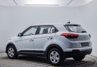 Подержанный автомобиль Hyundai Creta 2019 года (3 фото)