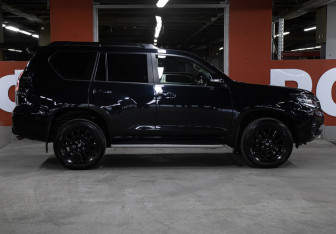 Подержанный автомобиль Toyota Land Cruiser Prado 2021 года (4 фото)