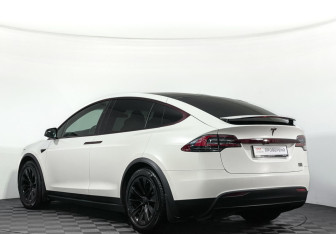 Подержанный автомобиль Tesla Model X 2020 года (7 фото)