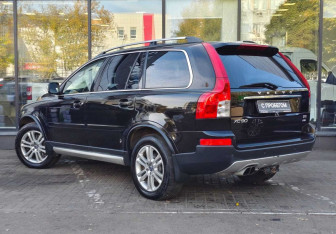 Подержанный автомобиль Volvo XC90 2011 года (6 фото)