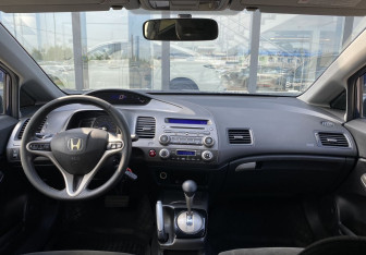 Подержанный автомобиль Honda Civic Sedan 2008 года (11 фото)