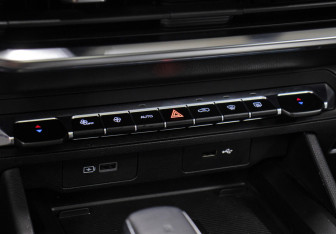 Подержанный автомобиль Geely Okavango 2024 года (19 фото)