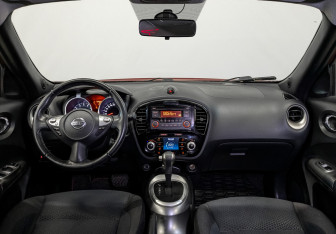 Подержанный автомобиль Nissan Juke 2014 года (13 фото)