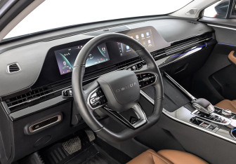 Подержанный автомобиль Omoda C5 2024 года (15 фото)
