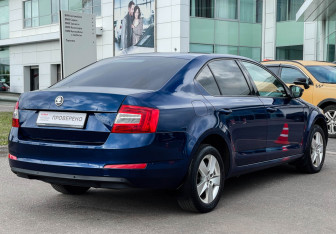Подержанный автомобиль Skoda Octavia Liftback 2015 года (5 фото)