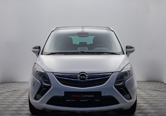 Подержанный автомобиль Opel Zafira Compactvan 2013 года (8 фото)