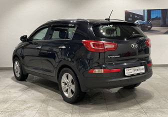 Подержанный автомобиль Kia Sportage 2010 года (7 фото)