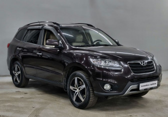Подержанный автомобиль Hyundai Santa Fe 2012 года (3 фото)