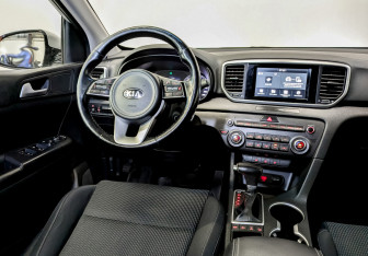 Подержанный автомобиль Kia Sportage 2018 года (30 фото)