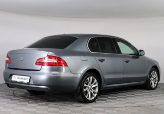 Подержанный автомобиль Skoda Superb Liftback 2012 года (5 фото)
