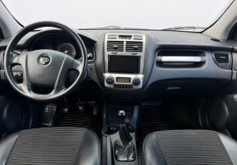 Подержанный автомобиль Kia Sportage 2007 года (12 фото)