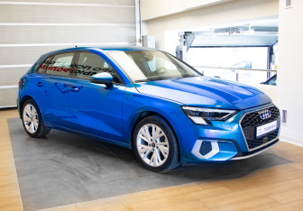 Подержанный автомобиль Audi A3 Hatchback 2022 года (3 фото)