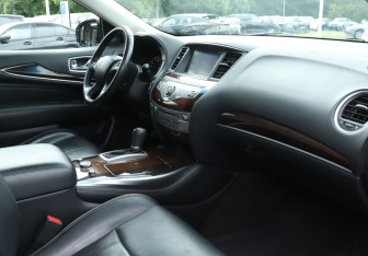 Подержанный автомобиль Infiniti QX60 2014 года (9 фото)