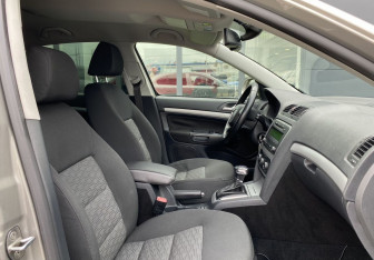 Подержанный автомобиль Skoda Octavia Liftback 2013 года (18 фото)