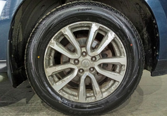 Подержанный автомобиль Nissan Pathfinder 2015 года (14 фото)