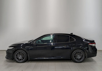 Подержанный автомобиль Toyota Camry Sedan 2021 года (8 фото)