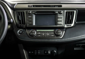 Подержанный автомобиль Toyota RAV4 2014 года (11 фото)