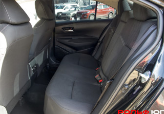 Подержанный автомобиль Toyota Corolla Sedan 2019 года (8 фото)