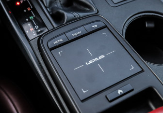 Подержанный автомобиль Lexus IS Sedan 2021 года (25 фото)