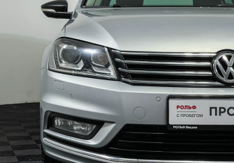 Подержанный автомобиль Volkswagen Passat Sedan 2014 года (15 фото)