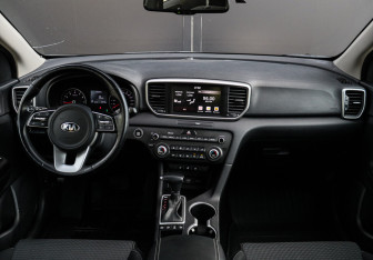 Подержанный автомобиль Kia Sportage 2020 года (9 фото)