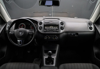 Подержанный автомобиль Volkswagen Tiguan 2014 года (9 фото)