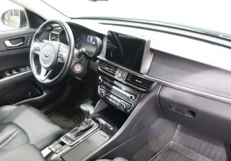 Подержанный автомобиль Kia Optima Sedan 2018 года (10 фото)
