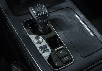 Подержанный автомобиль GAC GS8 2023 года (20 фото)