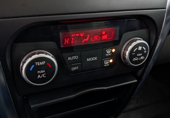 Подержанный автомобиль Suzuki SX4 Hatchback 2012 года (21 фото)