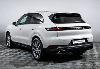 Подержанный автомобиль Porsche Cayenne 2024 года (7 фото)