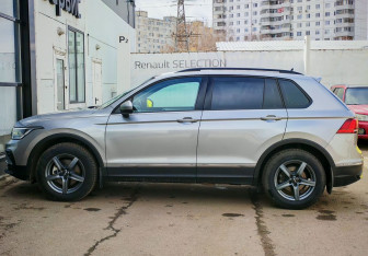 Подержанный автомобиль Volkswagen Tiguan 2021 года (8 фото)