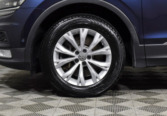 Подержанный автомобиль Volkswagen Tiguan 2017 года (8 фото)