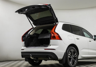 Подержанный автомобиль Volvo XC60 2019 года (16 фото)