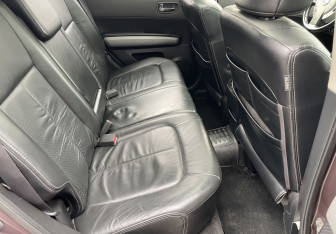 Подержанный автомобиль Nissan X-Trail 2008 года (11 фото)