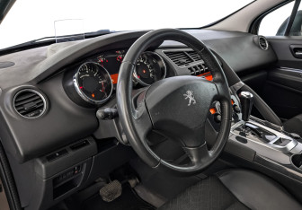 Подержанный автомобиль Peugeot 3008 2014 года (16 фото)