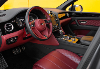 Подержанный автомобиль Bentley Bentayga 2016 года (12 фото)