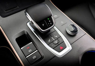 Подержанный автомобиль Omoda C5 2024 года (28 фото)