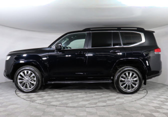 Подержанный автомобиль Toyota Land Cruiser Suv 2023 года (8 фото)