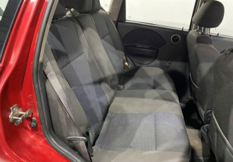 Подержанный автомобиль Chevrolet Aveo Hatchback 2007 года (10 фото)