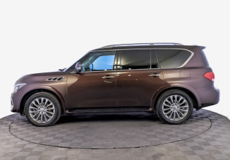 Подержанный автомобиль Infiniti QX80 2017 года (8 фото)